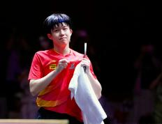 王楚钦赛点兑现，切尔西淘汰马德里竞技晋级四强，主帅激动落泪(王楚钦偷偷关注孙颖莎)